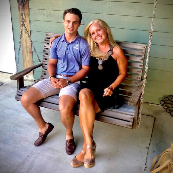 Meet your Posher, Robin - Picture 1 of 1